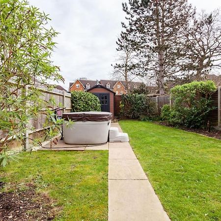 One Bedroom Apartment, Driveway, Bracknell Centre Esterno foto