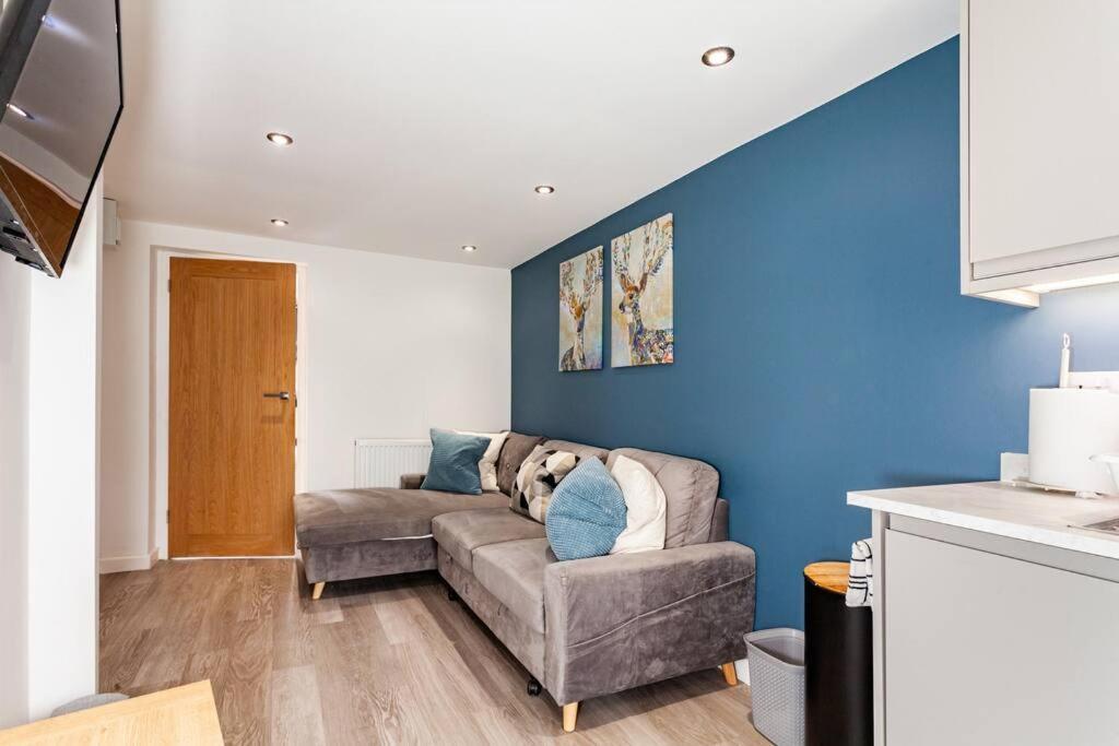 One Bedroom Apartment, Driveway, Bracknell Centre Esterno foto