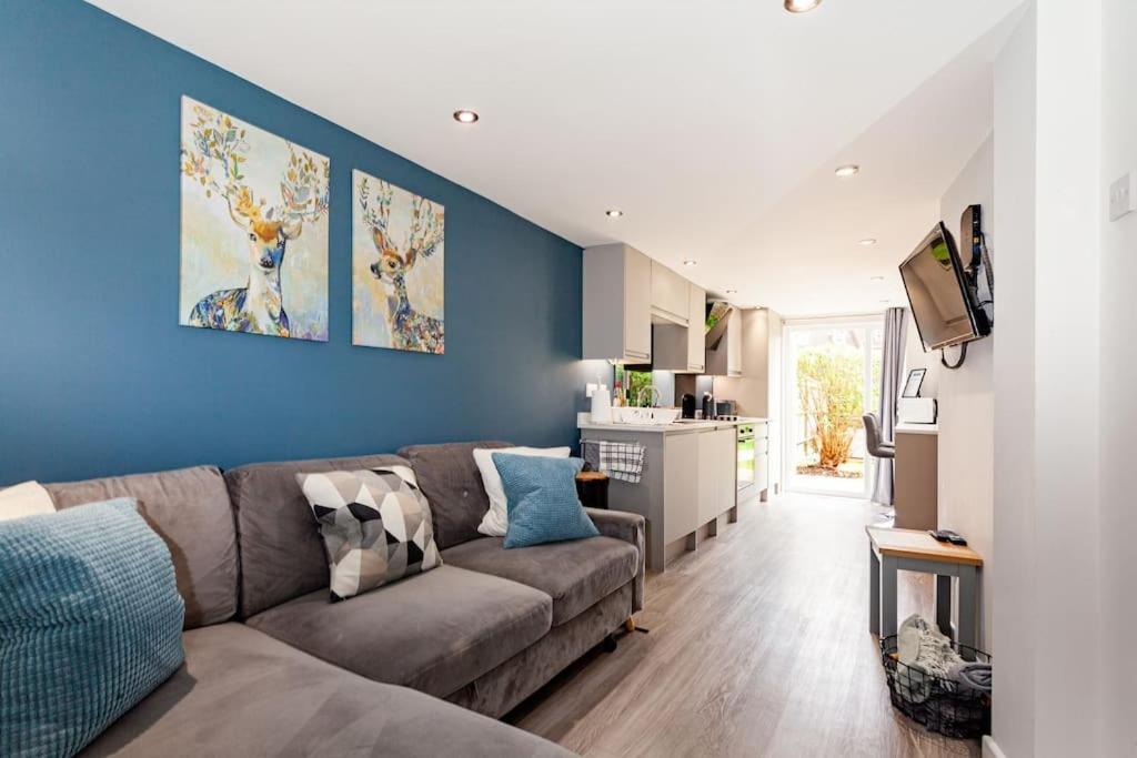 One Bedroom Apartment, Driveway, Bracknell Centre Esterno foto